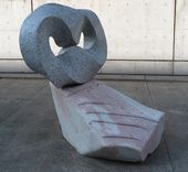 井上 直《接点と穴》