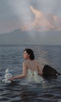 山本 周《黄昏の中で君をみつけた》